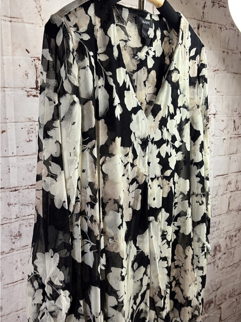 Alfani Black & White Floral V-Neck Tunic